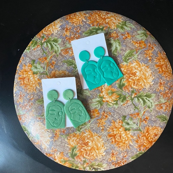 Handmade Clay Earrings | Face Outline Statue | Mint Green | Push Backs - Picture 5 of 6